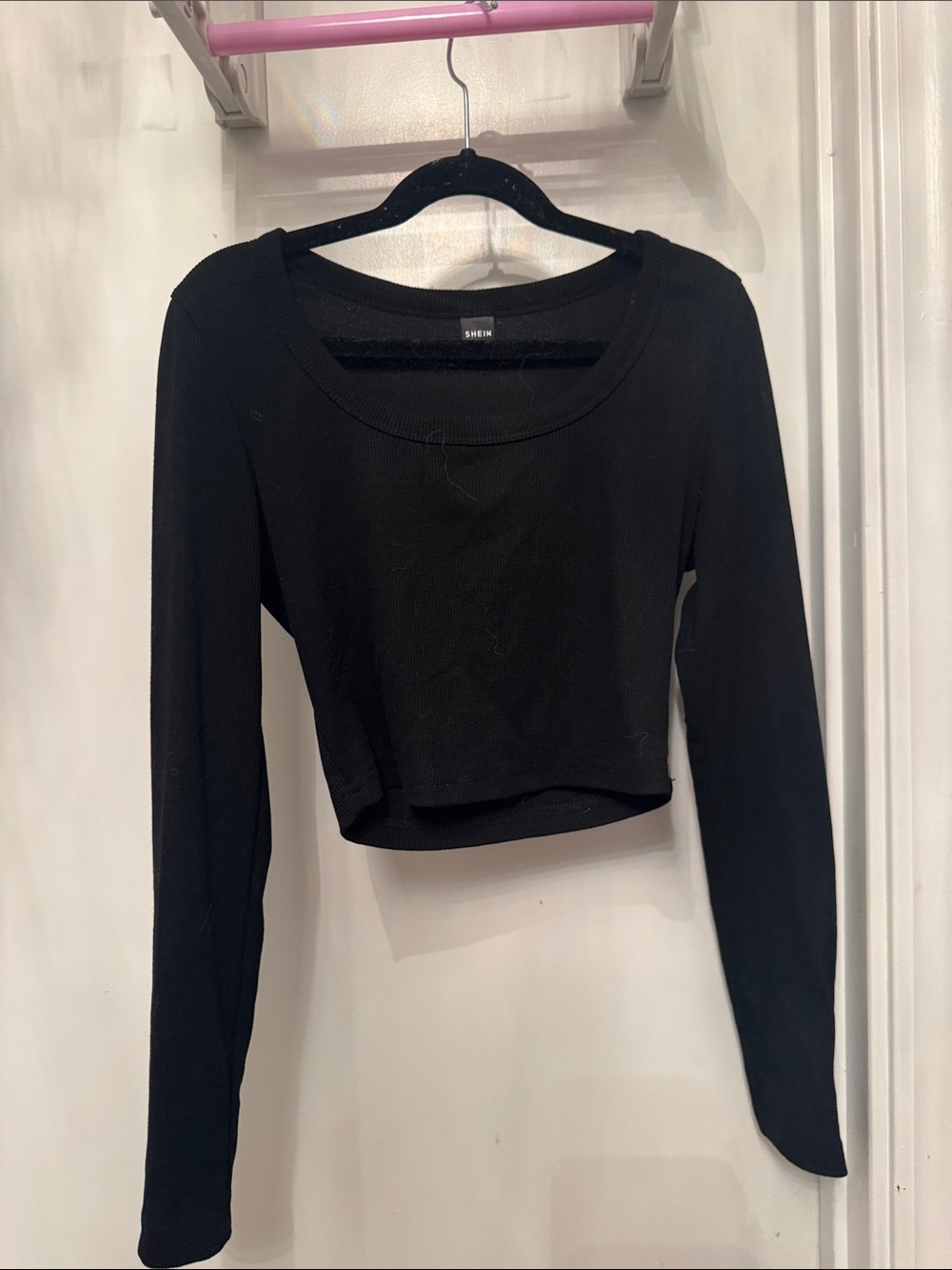 SHEIN Black Ribbed Long-Sleeve Cropped Top